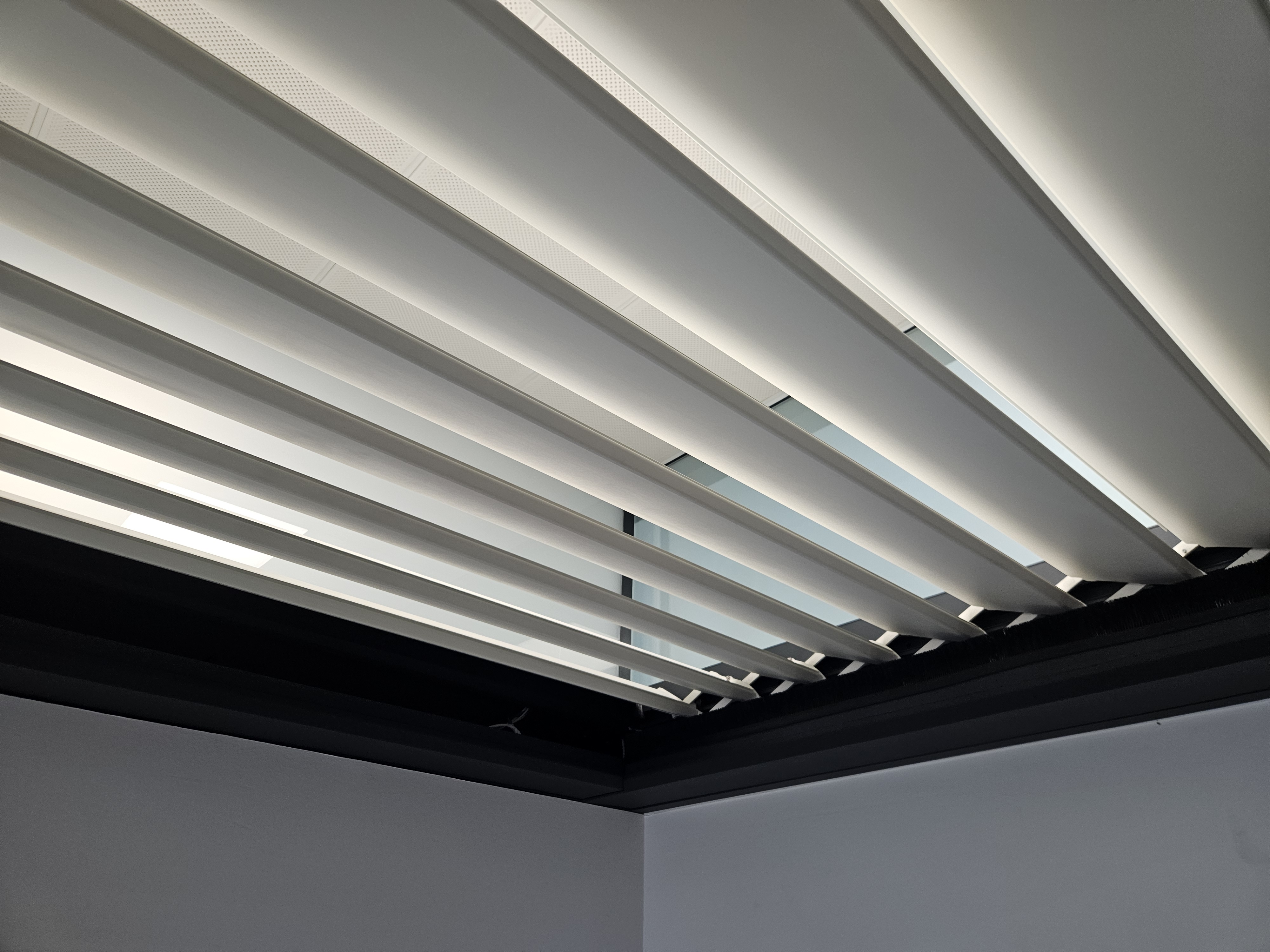 Tecnología motor pérgola tubular